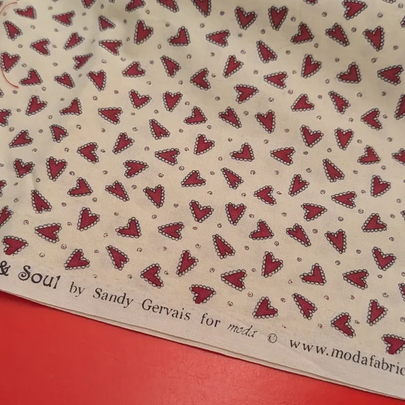 Moda Red Heart Scatter Cotton Fabric by Sandy Gervais - Picture 1 of 4